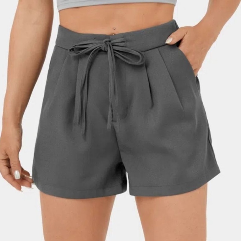 Halara High Waisted Drawstring Zipper Side Pocket Plain Casual Shorts 3''